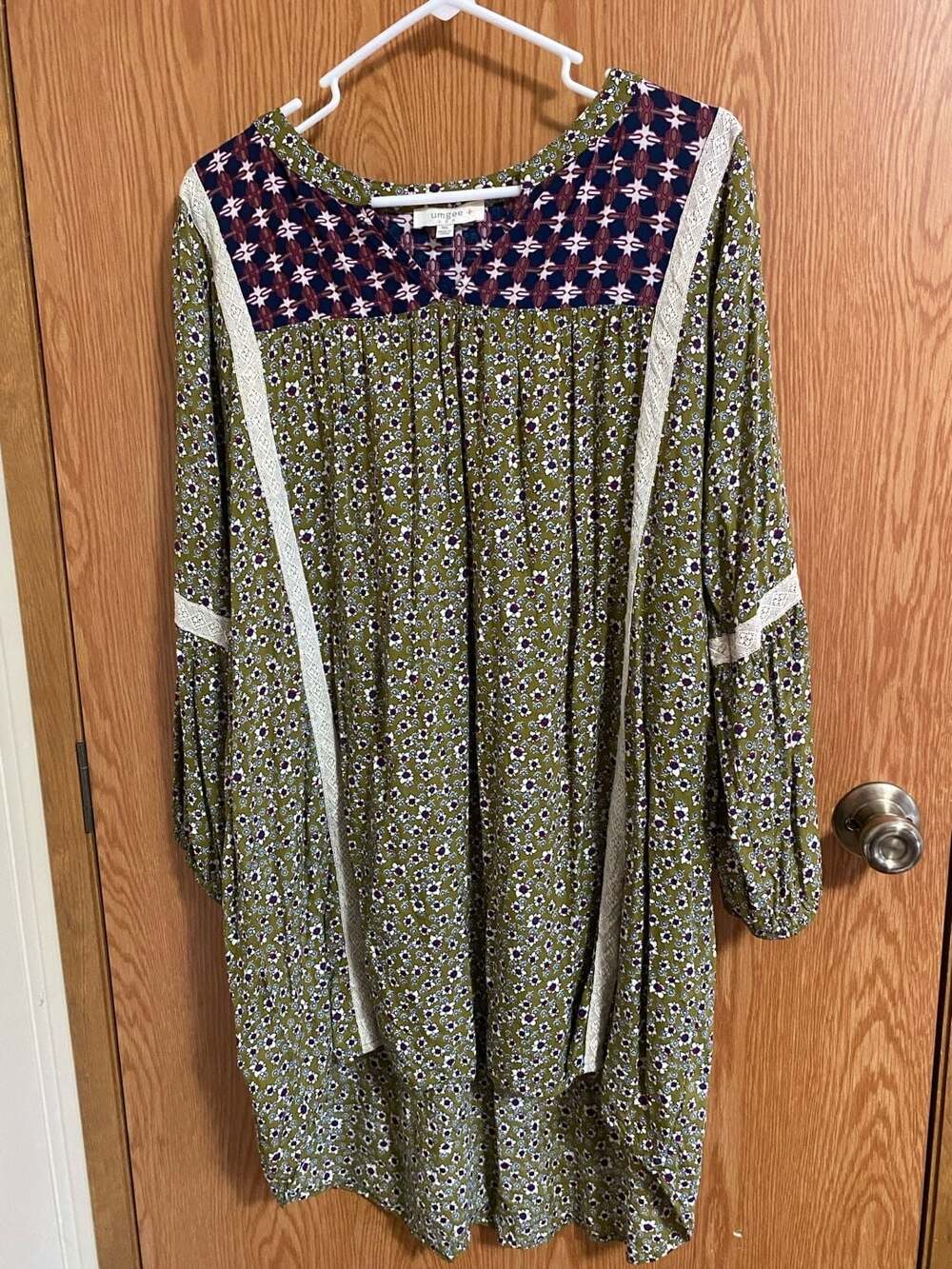 Umgee USA Plus Size 1XL Floral Geo Print Lace Trim Tunic Blouse Dress